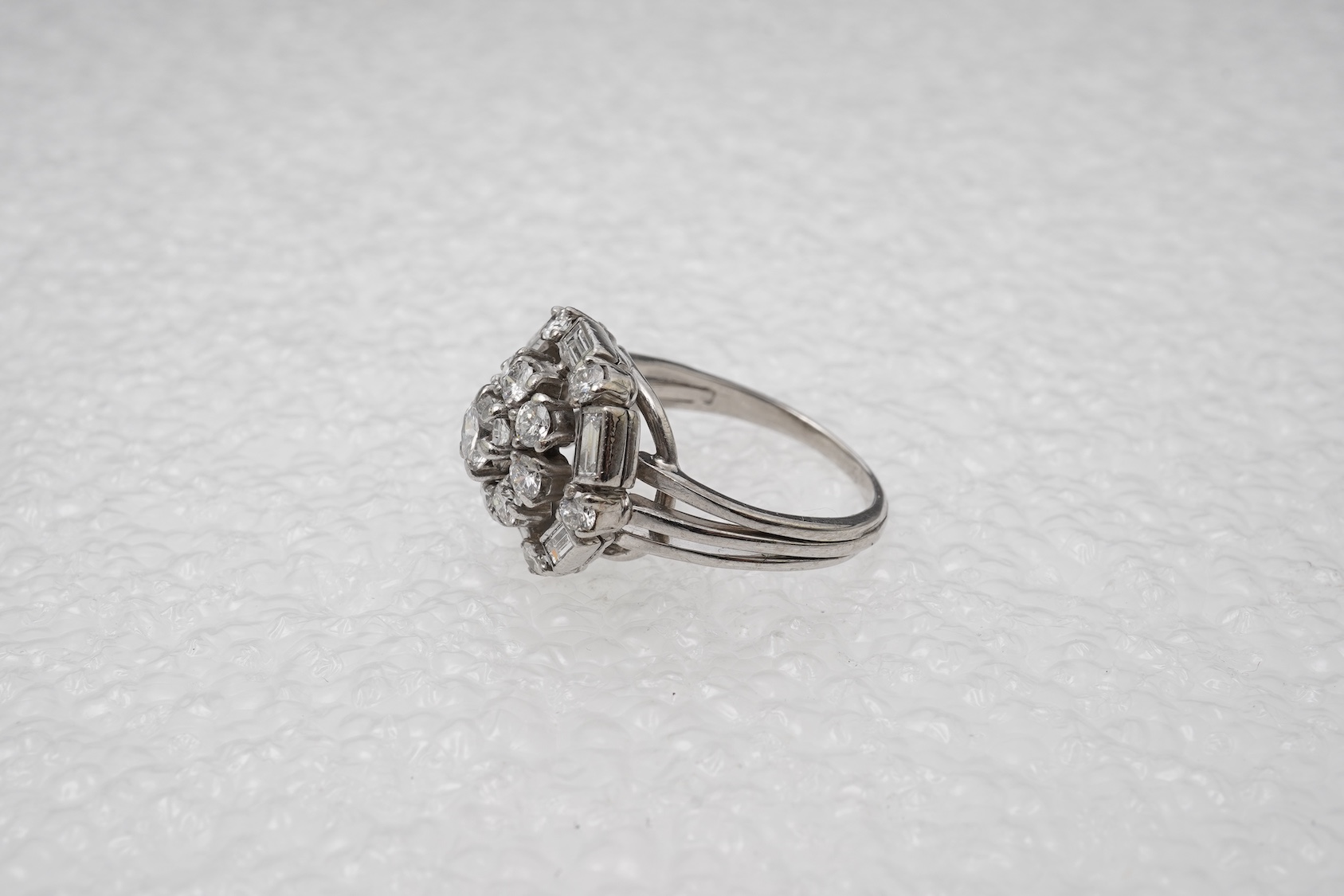 A diamond cluster ring
